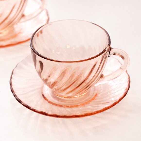 [ SOLD ] Arcoroc Rosaline Pink Swirl France Glass Tea Cups and Saucers Set of 2 - Picture 3 of 11